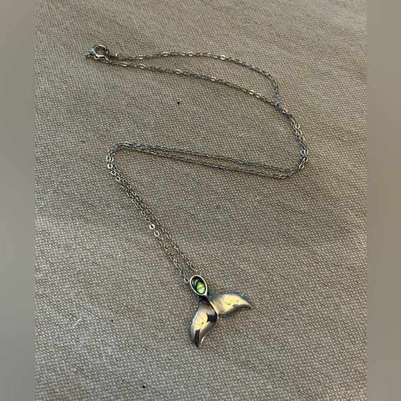 Silver Plated Whale Tail Pendant Necklace NWT - Picture 5 of 10